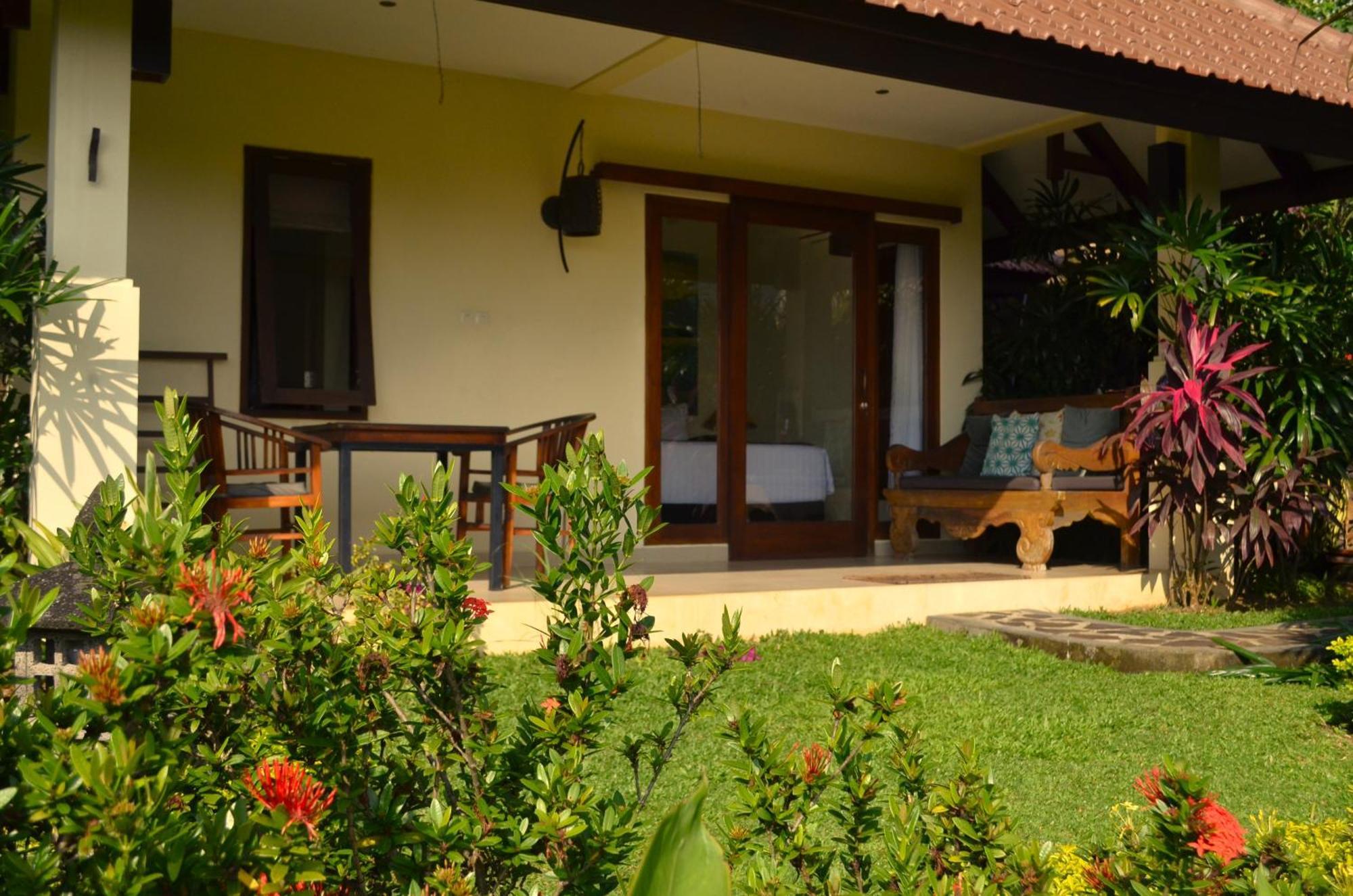 Alamanda Lovina Resort Exterior foto
